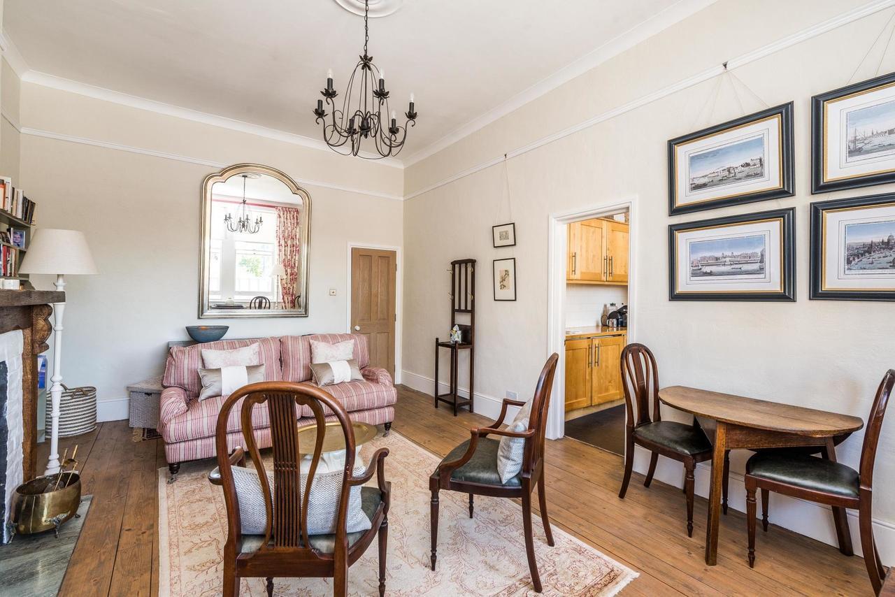New Luxury 1bd Flat In Heart Of Kensington Olympia * London