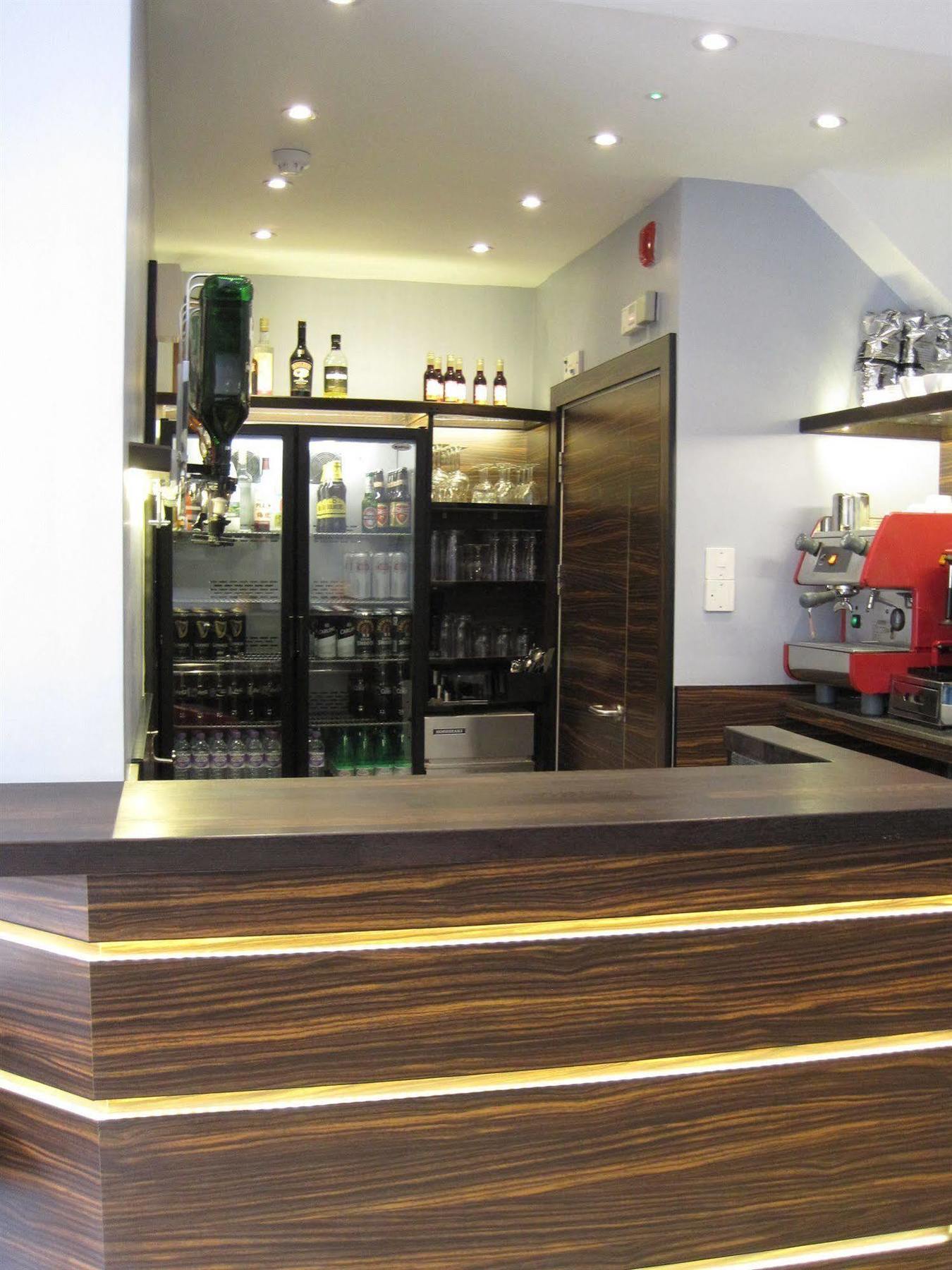 Hotel Crestfield 2*