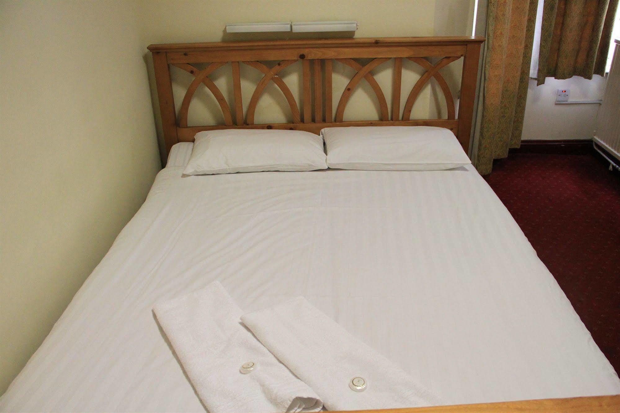 Olympia 3* London