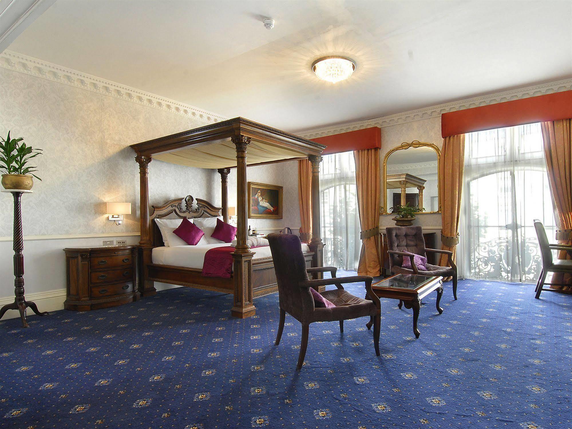 Grand Royale Hyde Park Hotel