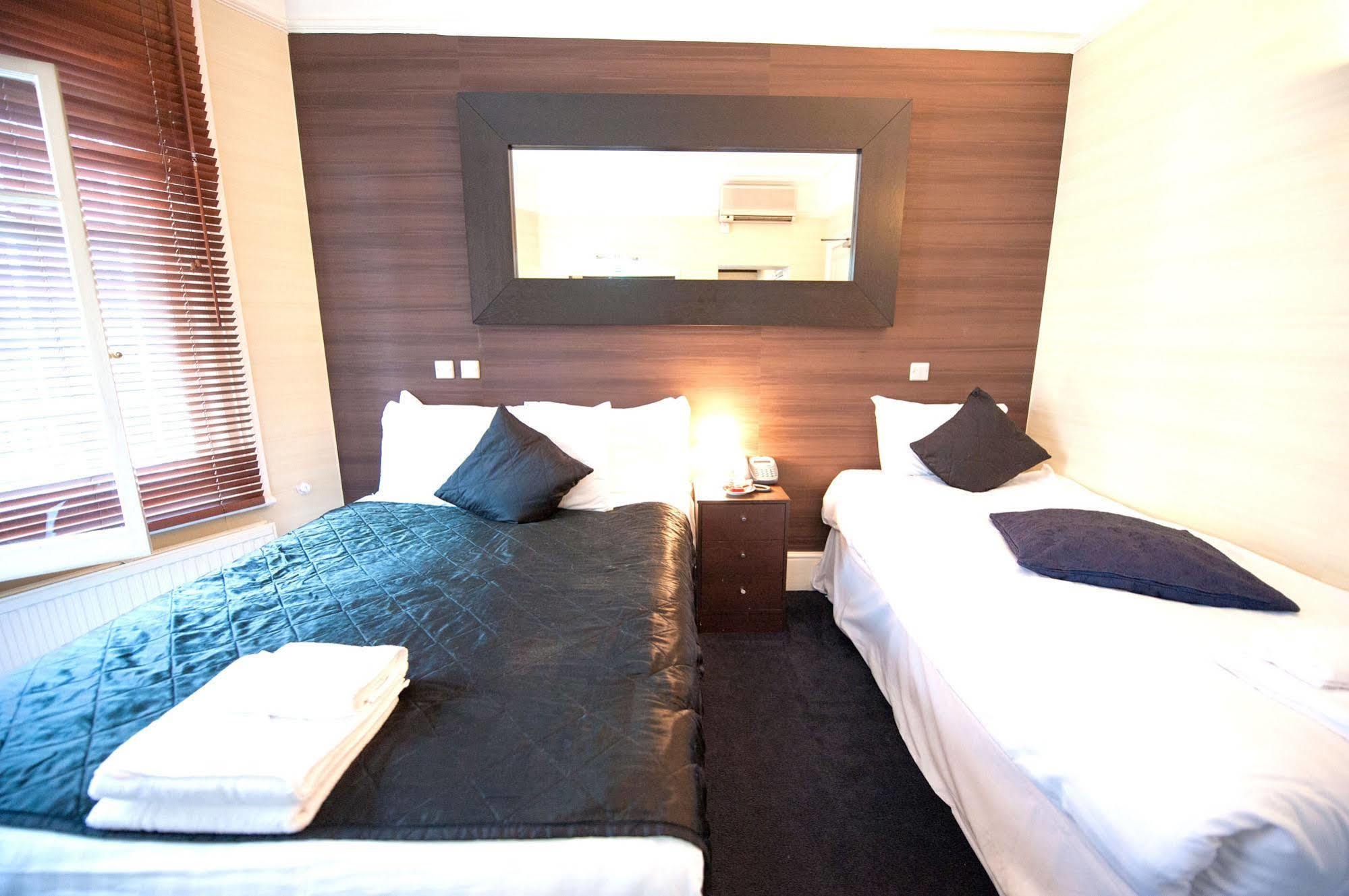 Knightsbridge Hotel London