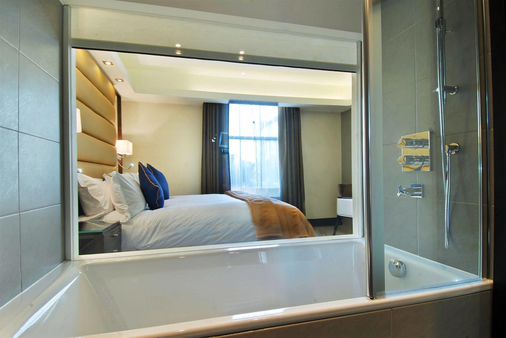 Park Grand Mayfair 5*