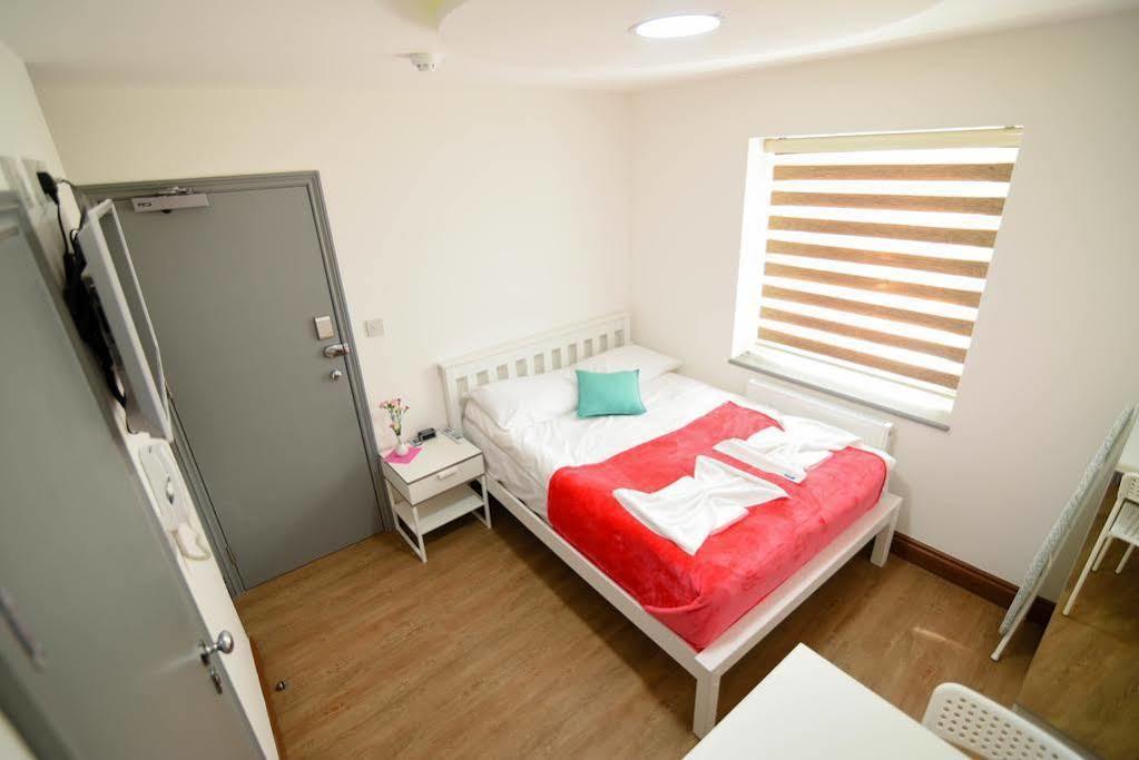 Green Suites Bed & Breakfast London