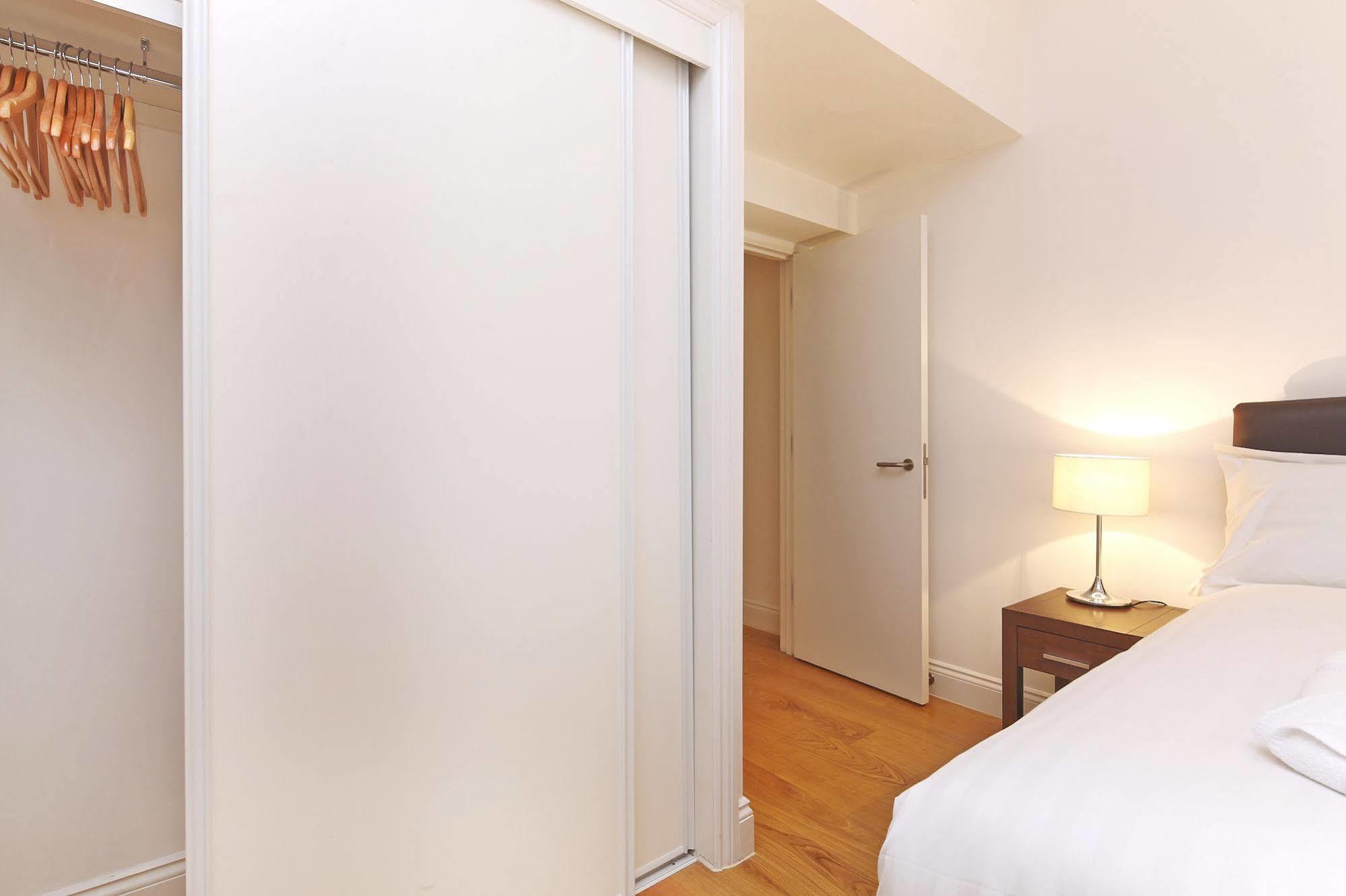 Emily 3* London