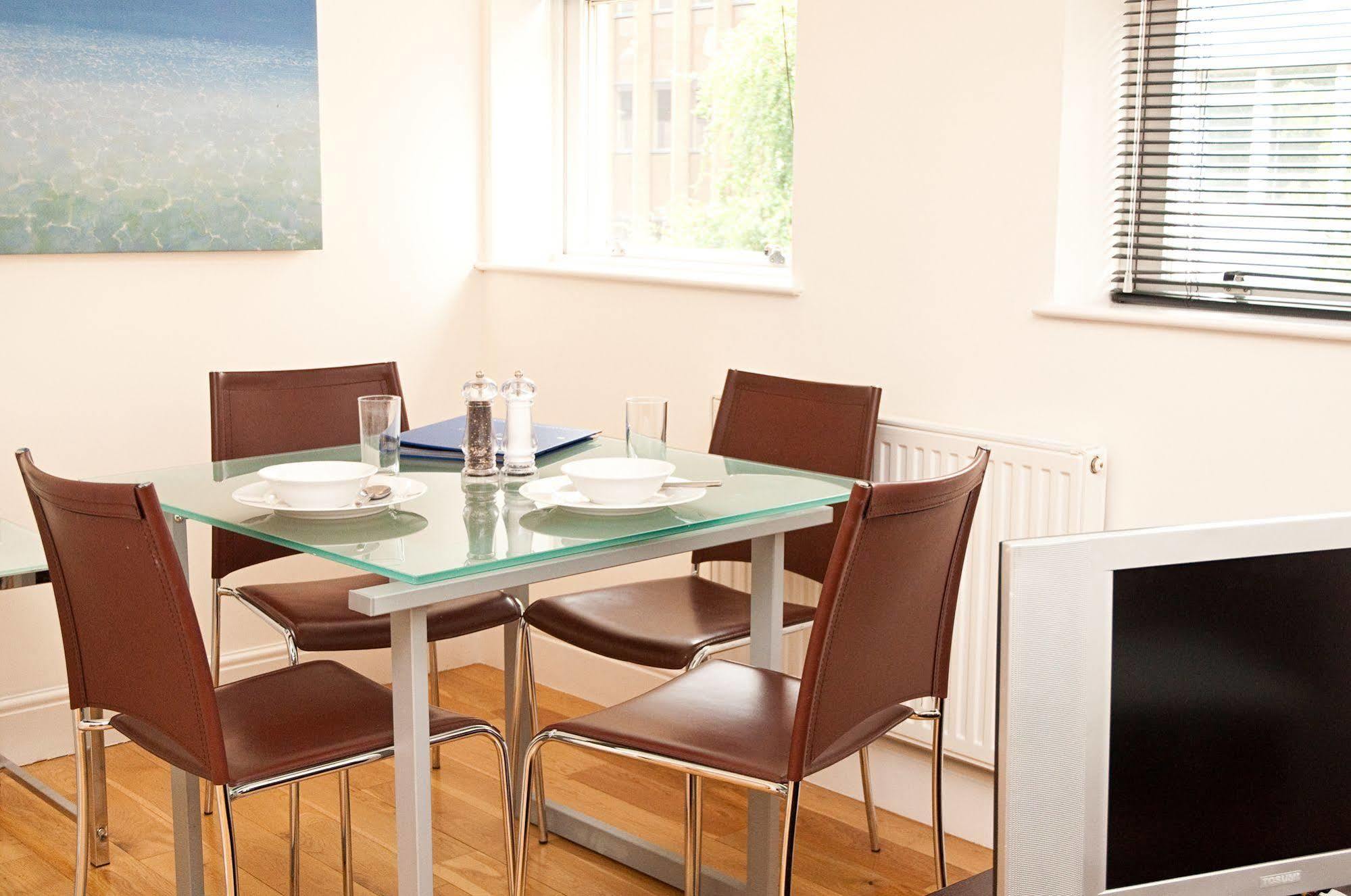 Hotel Clarendon 140 Minories London
