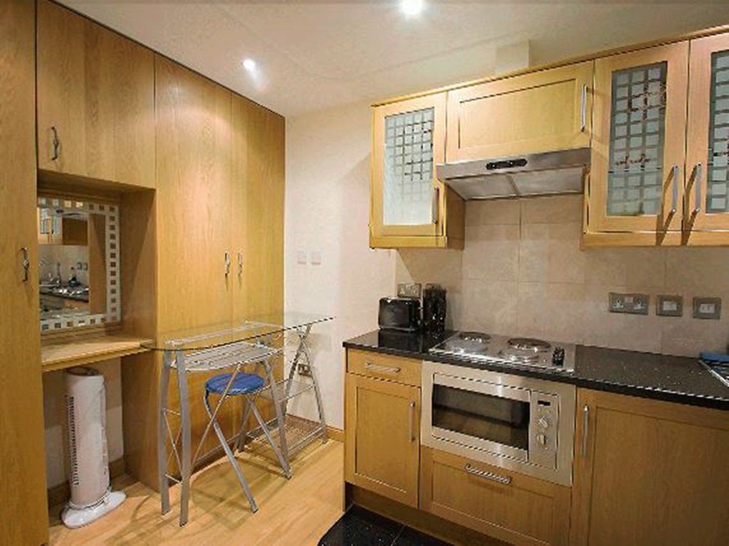 Hyde Park Superior Apartment *