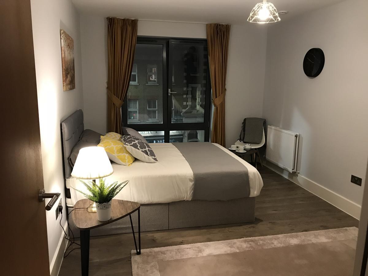 Elegant Plus London