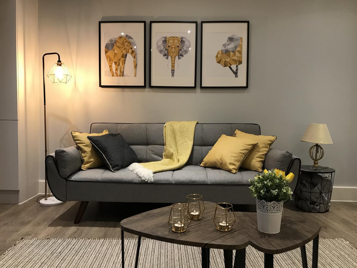 Elegant Plus London