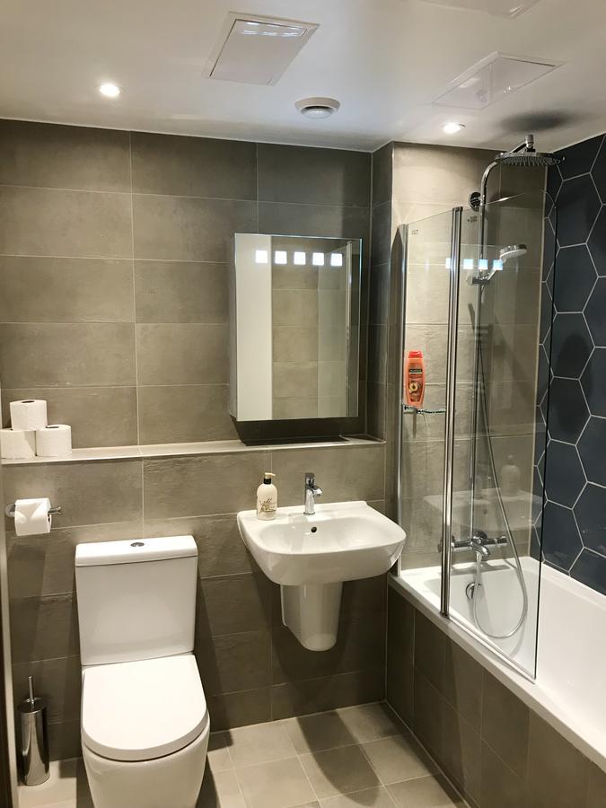 Elegant Plus London