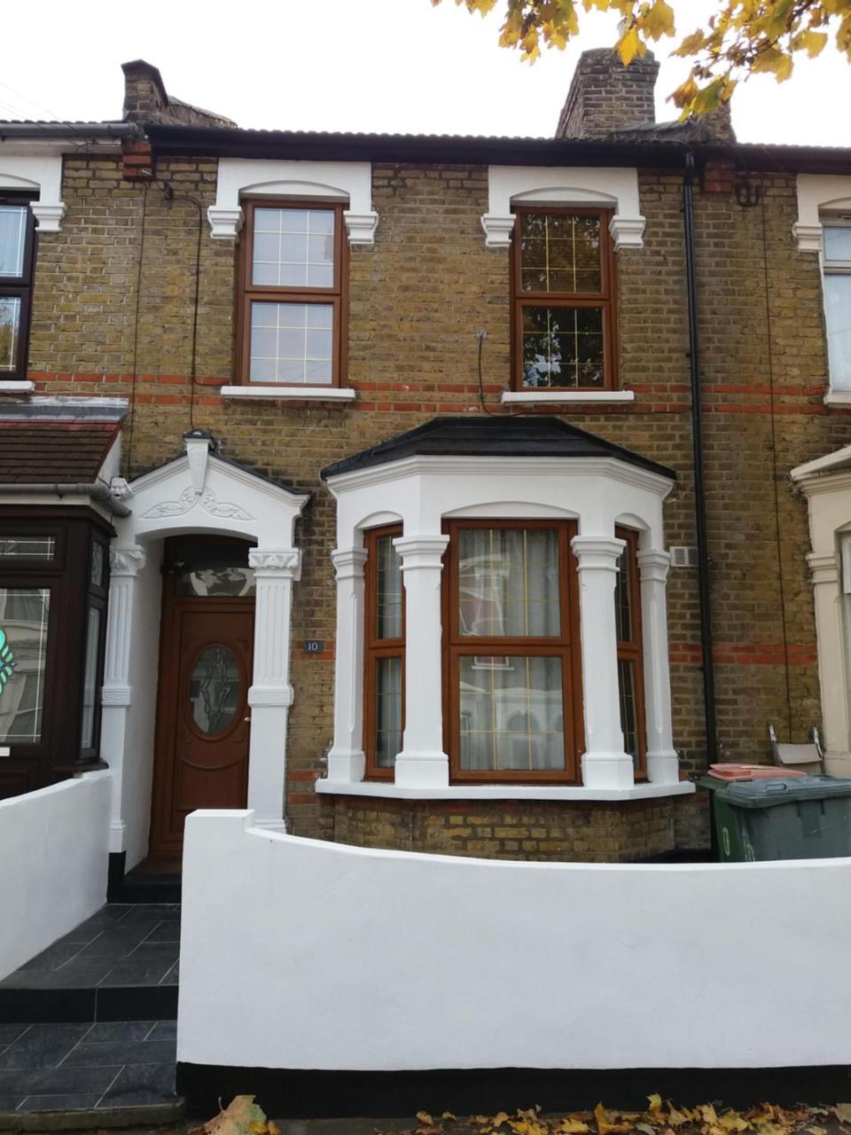 Lt The Gate House *