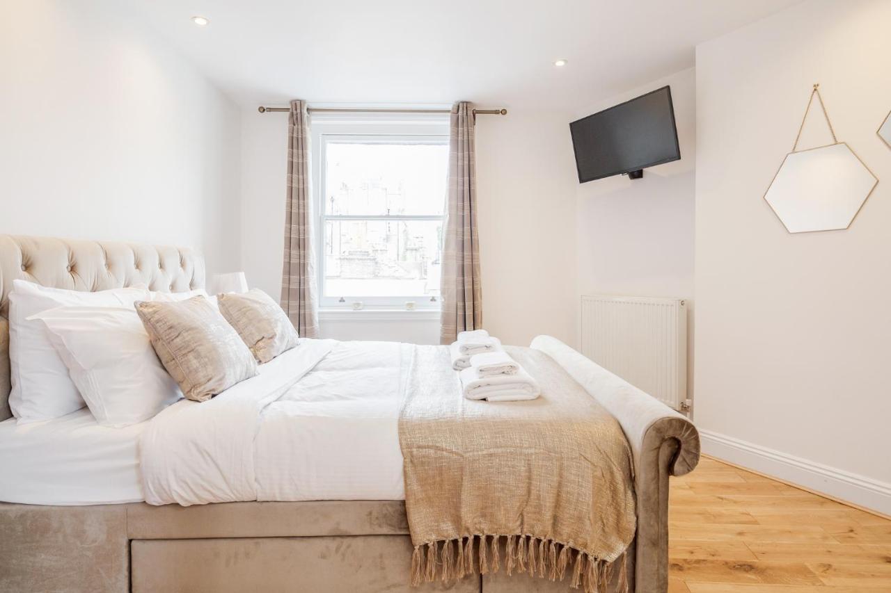 Apartment Great Mayfair Apartment,sleeps 6 London