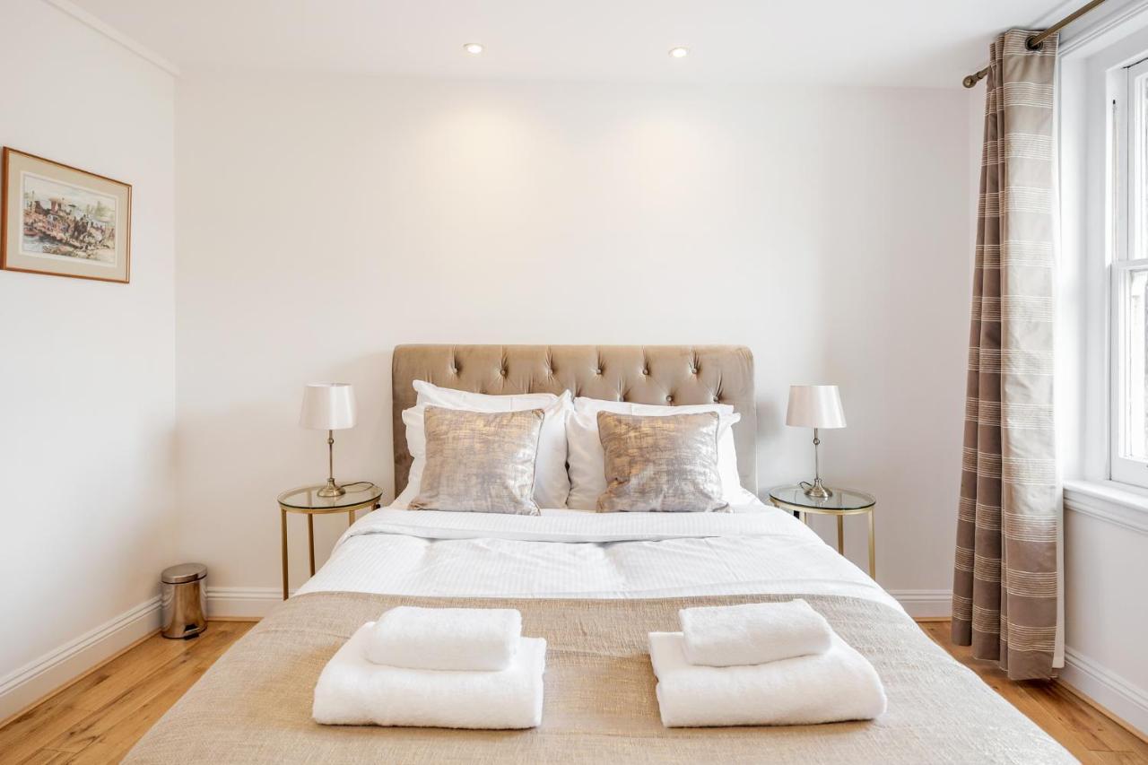 Apartment Great Mayfair Apartment,sleeps 6 London