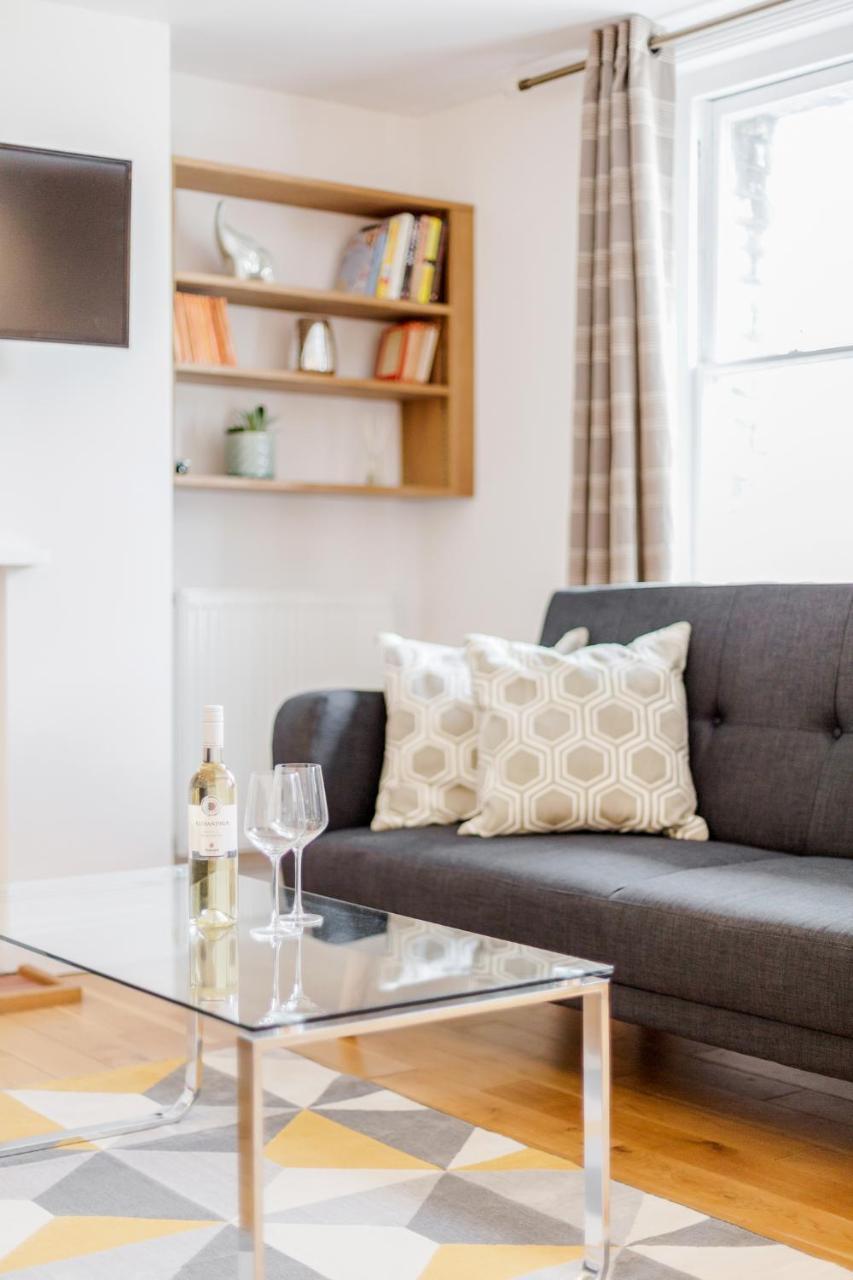 Great Mayfair Apartment,sleeps 6 Apartment London