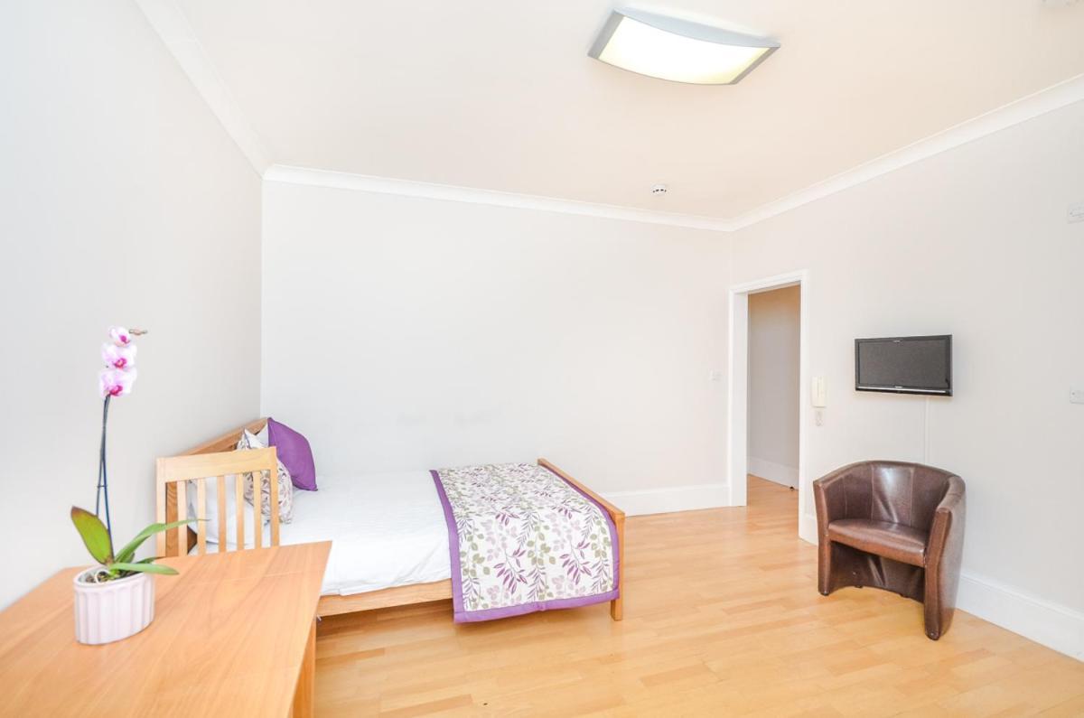 Apartment Courtfield London