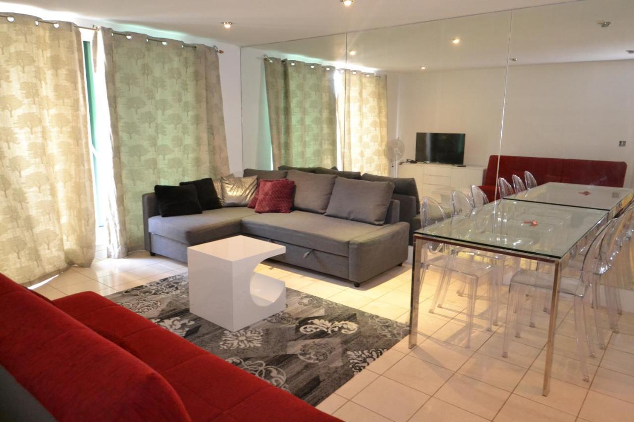 The Riverside Apartment *