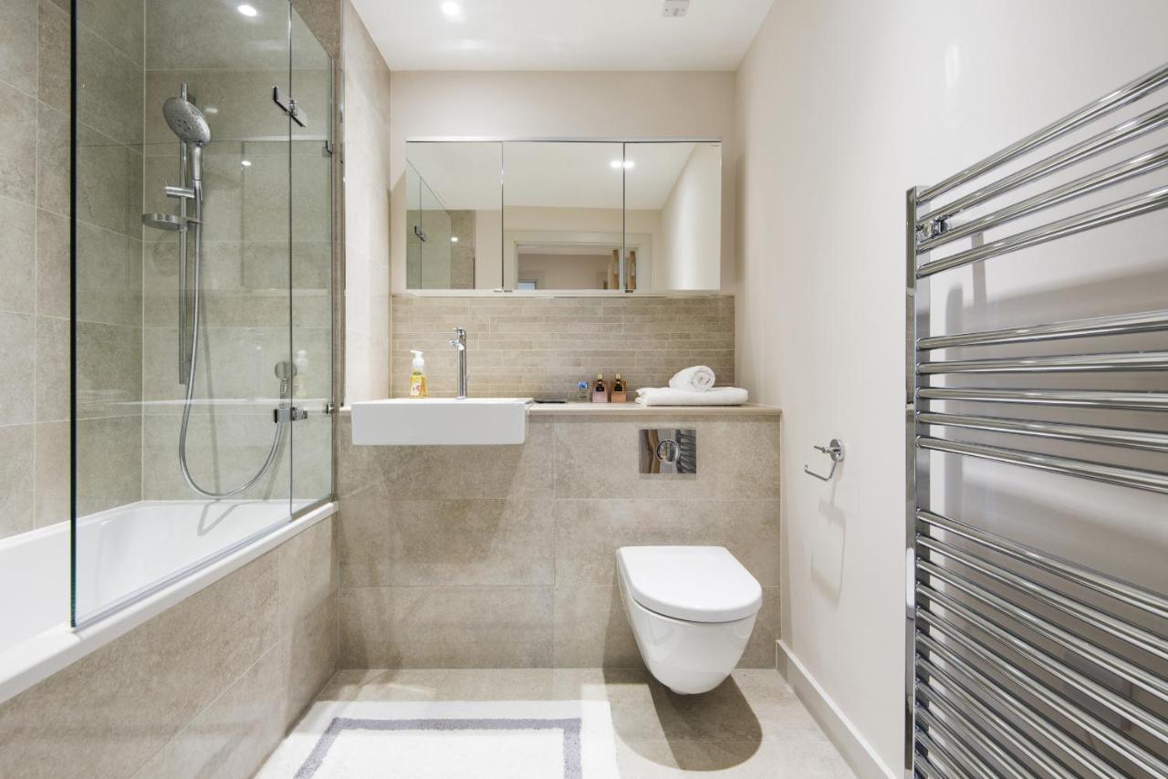 Deluxe Victoria Close To Buckingham Palace By Underthedoormat Apartment *