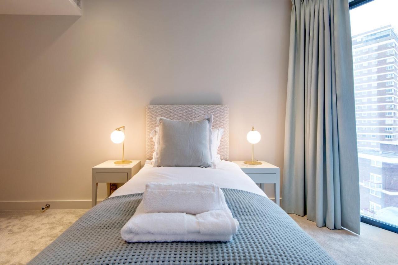 Deluxe Victoria Close To Buckingham Palace By Underthedoormat London