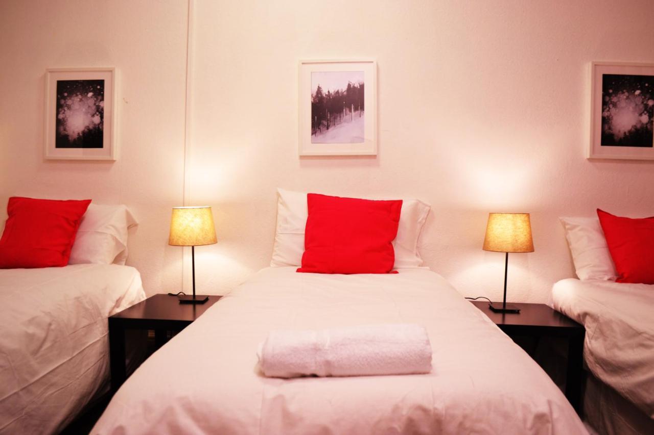 The Lion Head 2* London