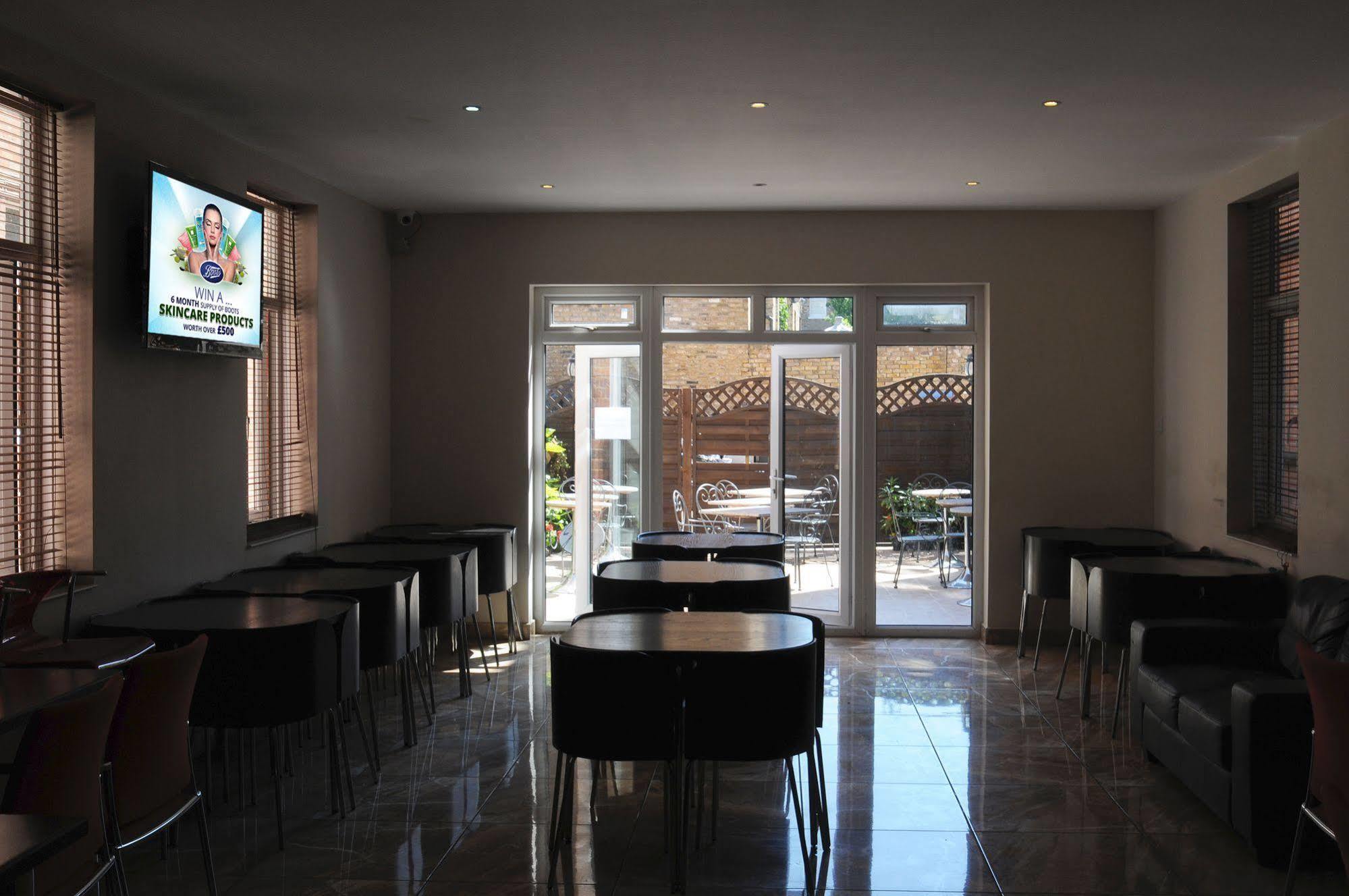 Abercorn House Hostel *