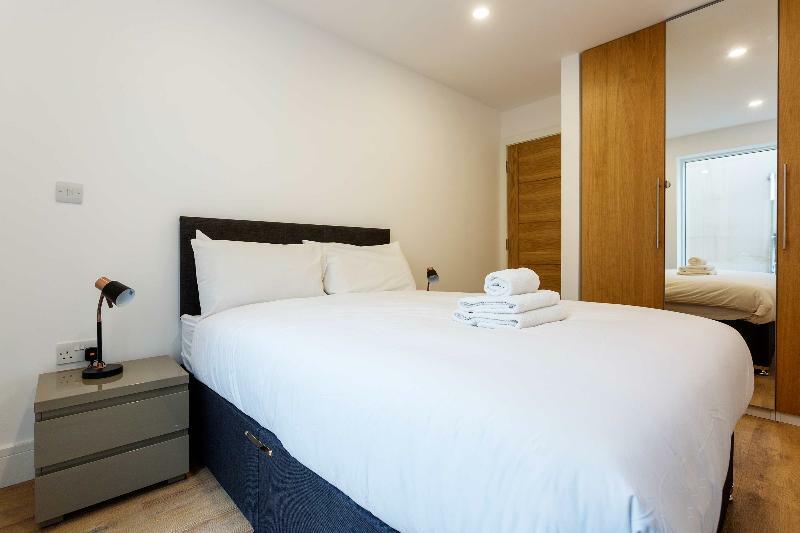 Oyo 136 Kings Ave New Builds Hotel