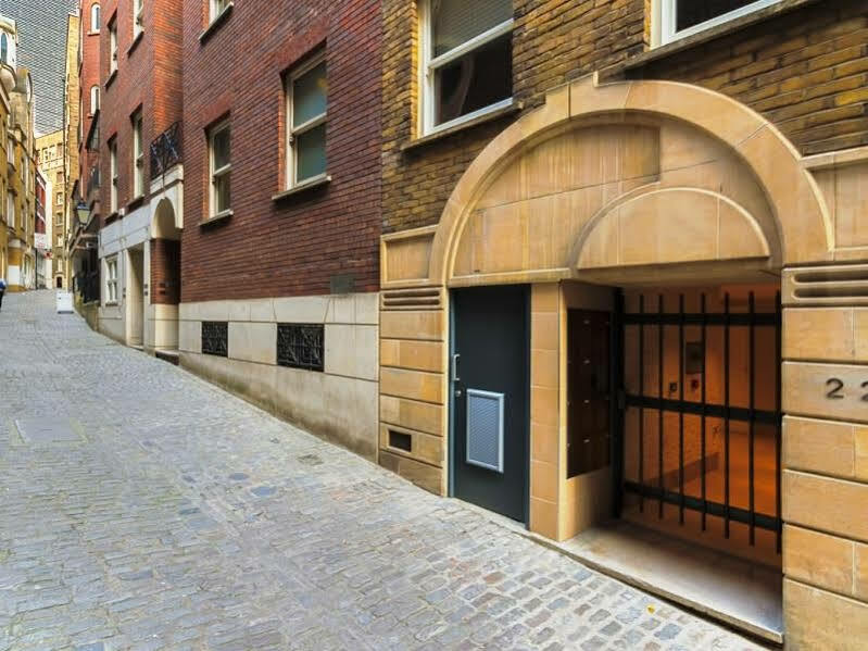 Lovat Lane