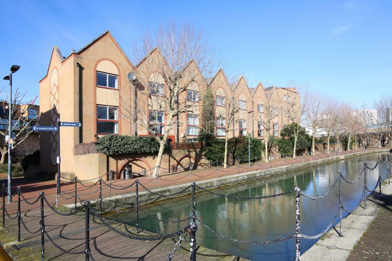 Apartment Tobacco Dock Studio
