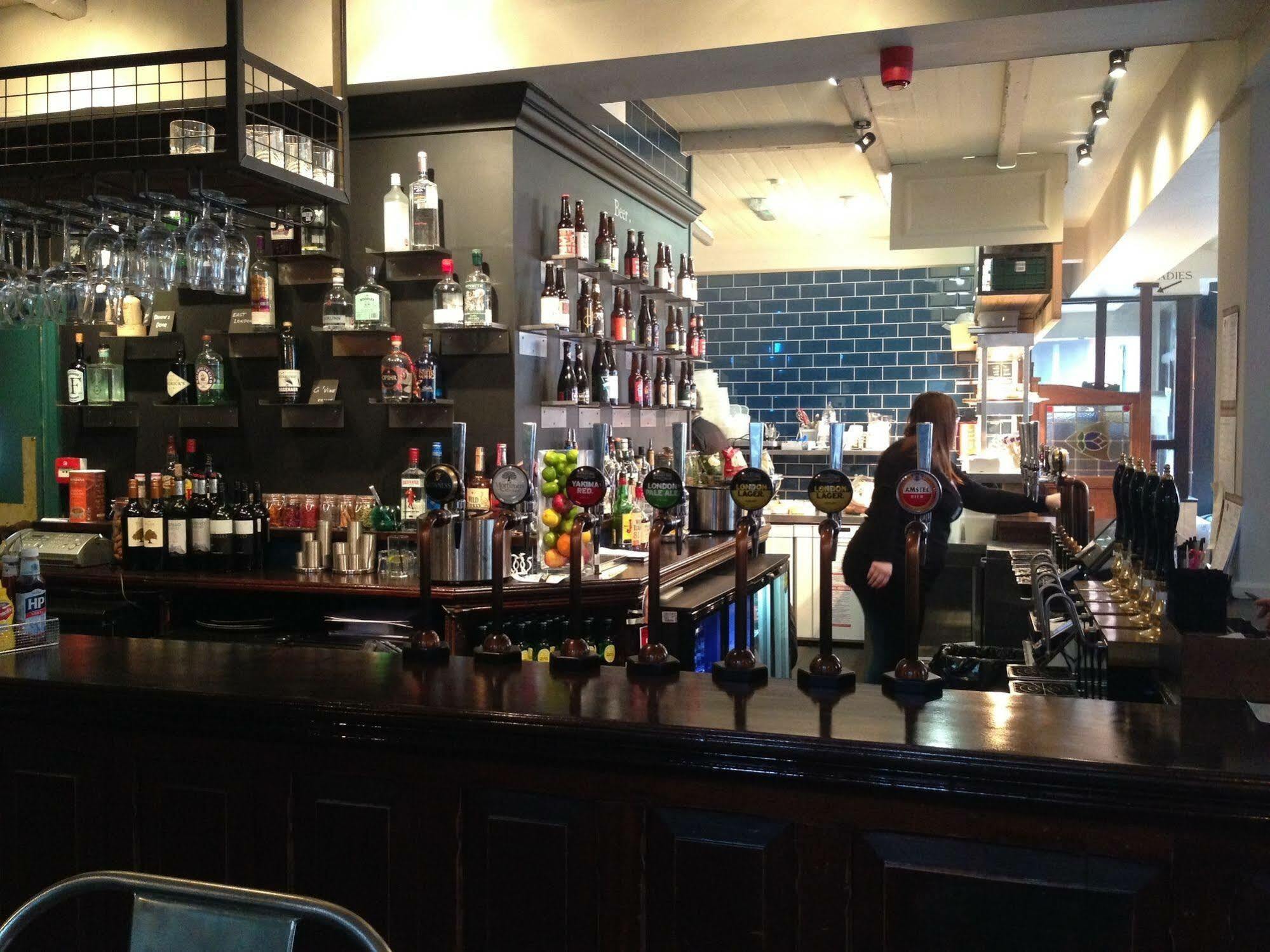 Hostel Publove @ The Exmouth Arms, Euston London