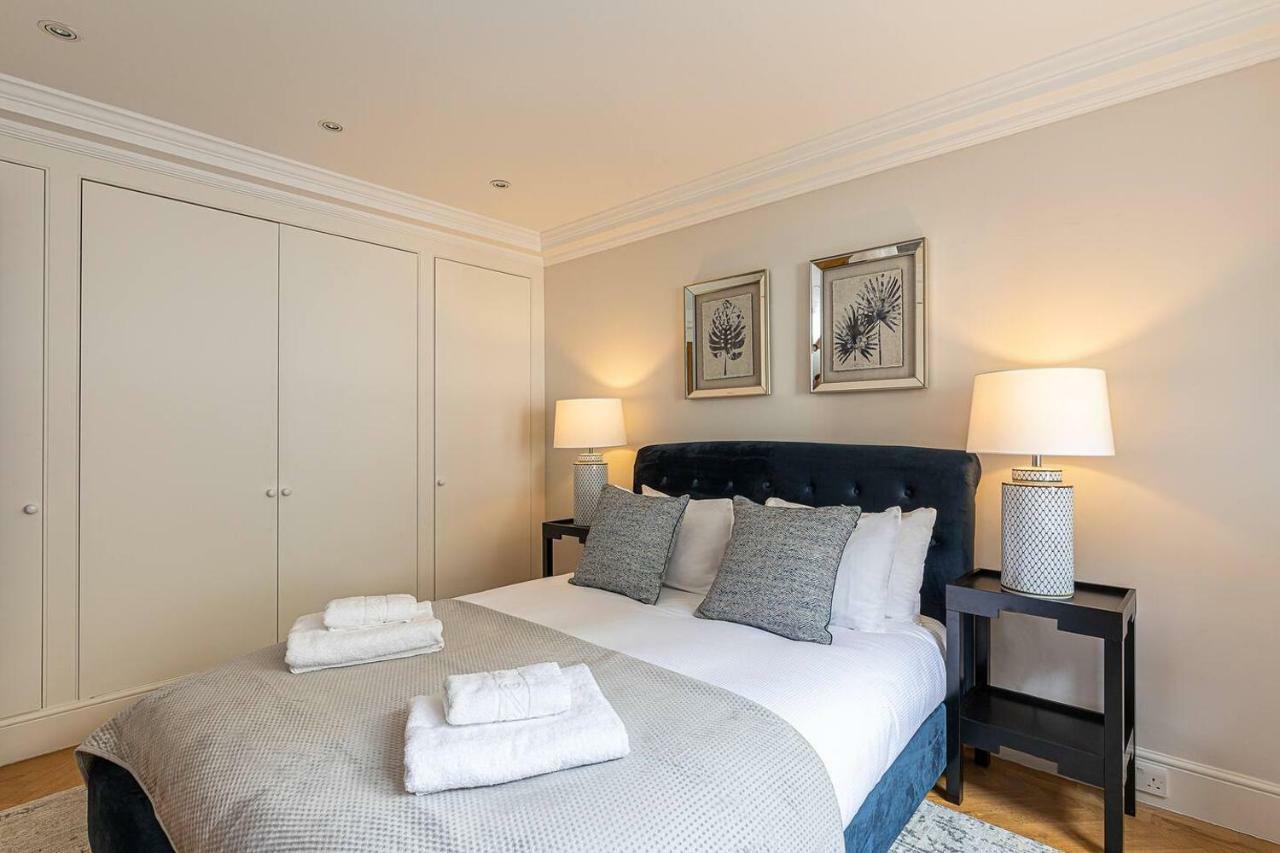 Holiday home Joivy Stunning 6-bed House Near Harrods In Knightsbridge London
