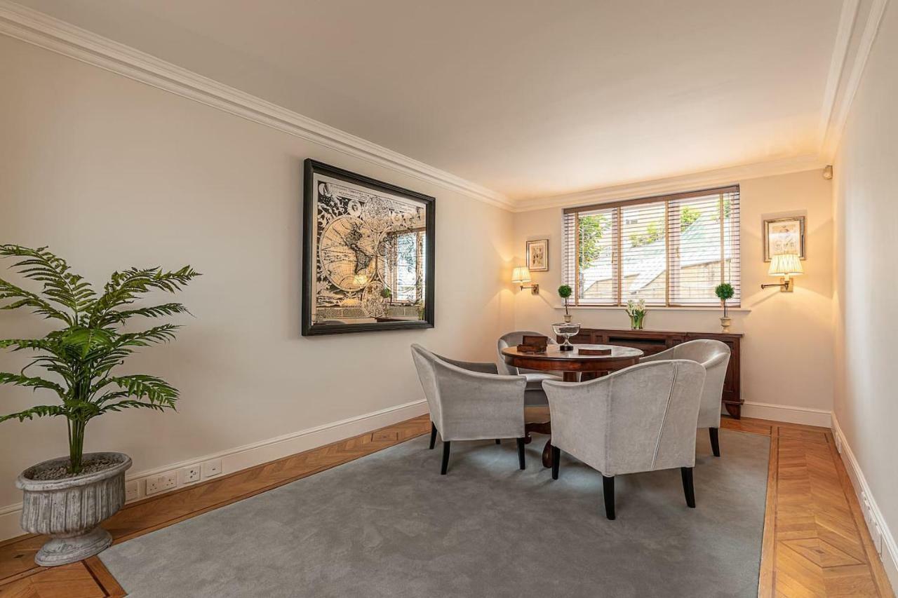 Holiday home Joivy Stunning 6-bed House Near Harrods In Knightsbridge *