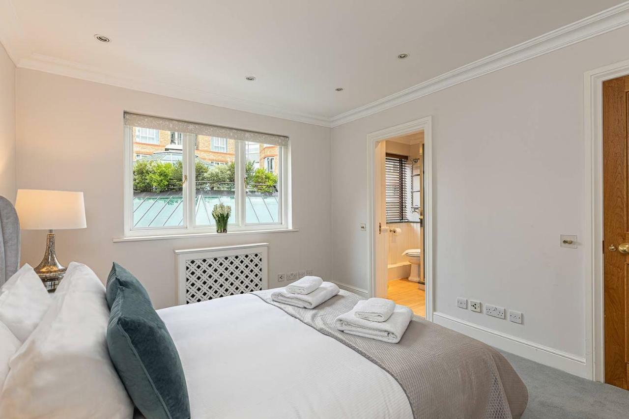 Holiday home Joivy Stunning 6-bed House Near Harrods In Knightsbridge