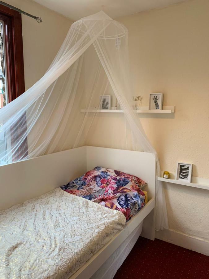 Bed & Breakfast White House Walthamstow London