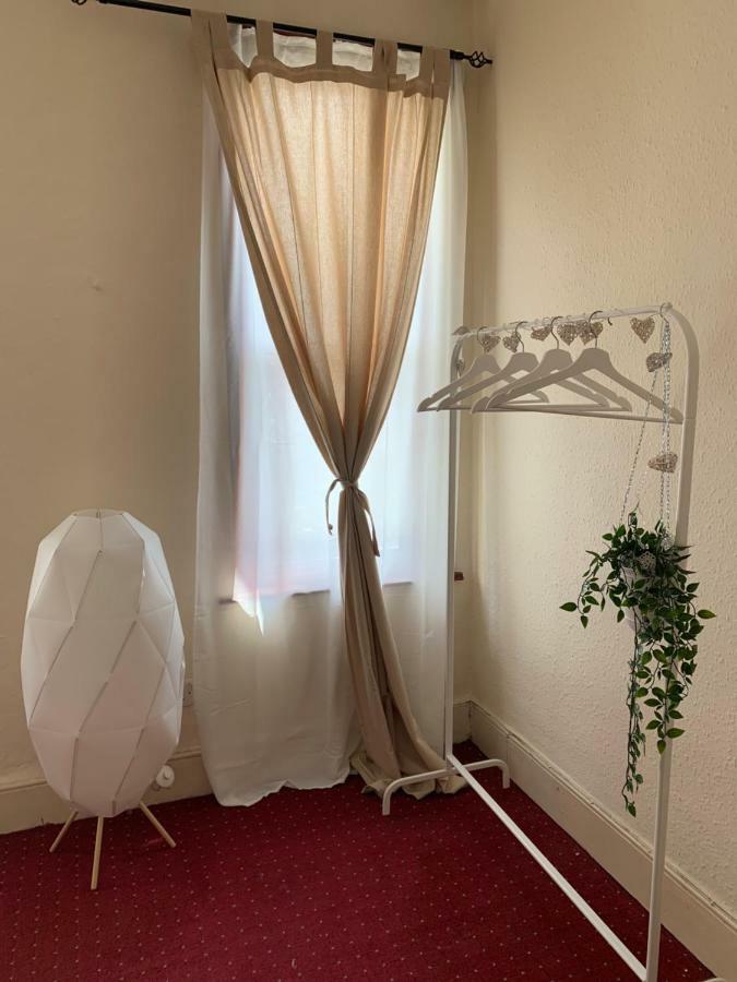 White House Walthamstow Bed & Breakfast London