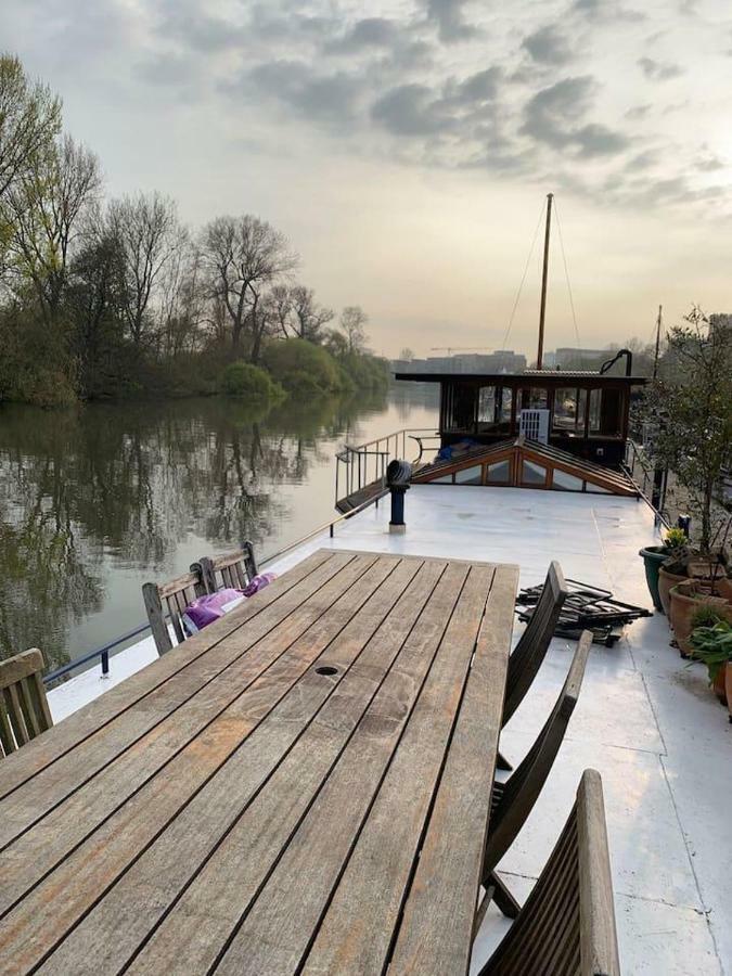 The Bush Houseboat - Kew Bridge Gardens, Casa de férias *