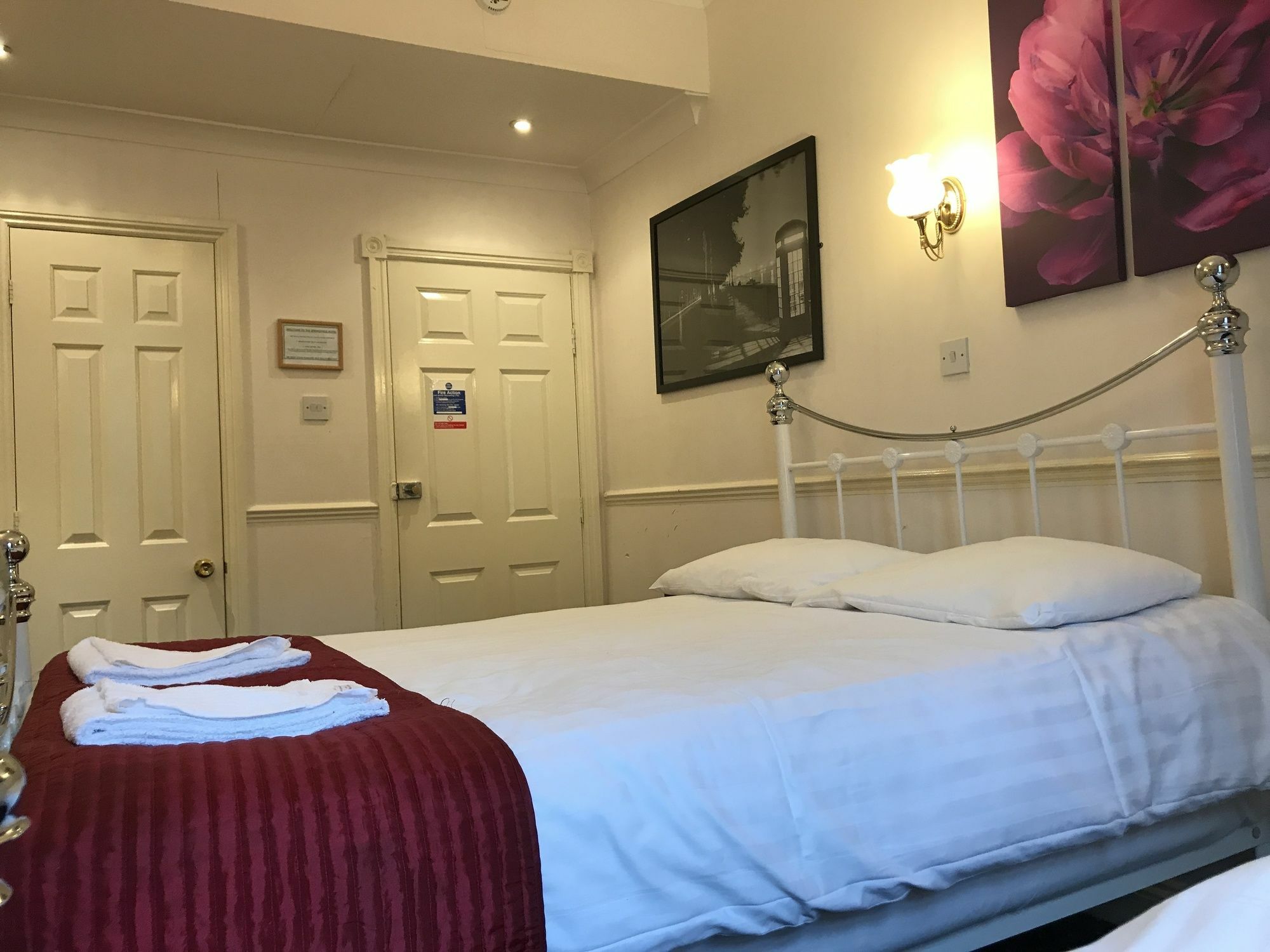 Hotel Springfield 2*