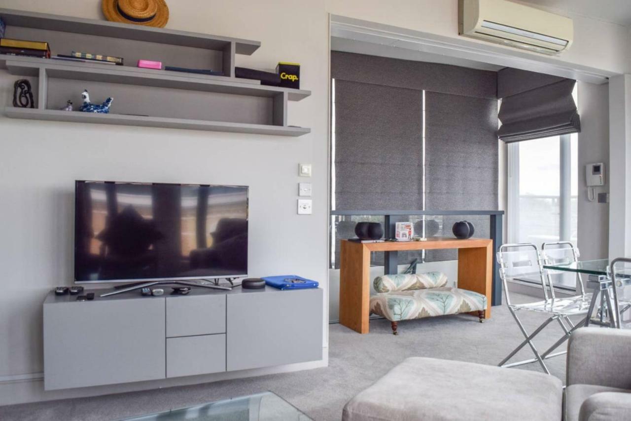 Apartment Luxurious With Balcony London