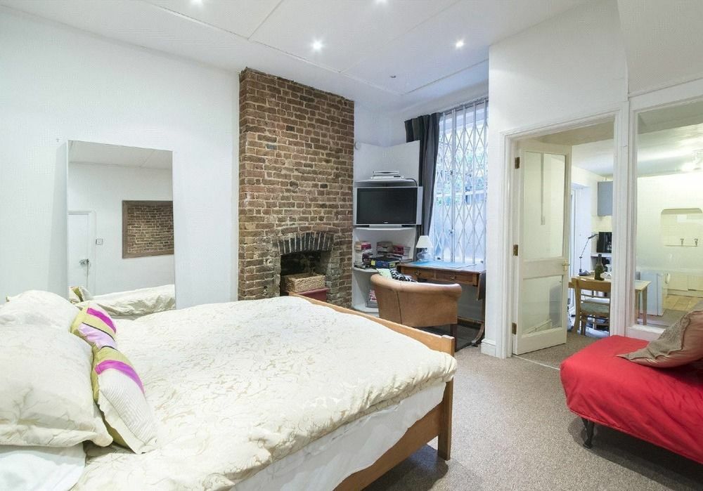 Kensington Olympia Apartment London