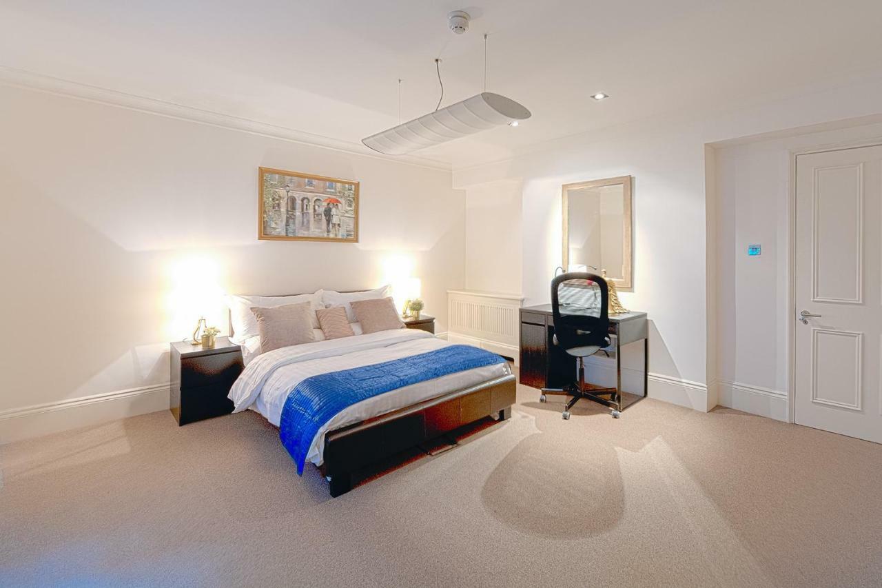 Casa de hóspedes Mayfair 4*