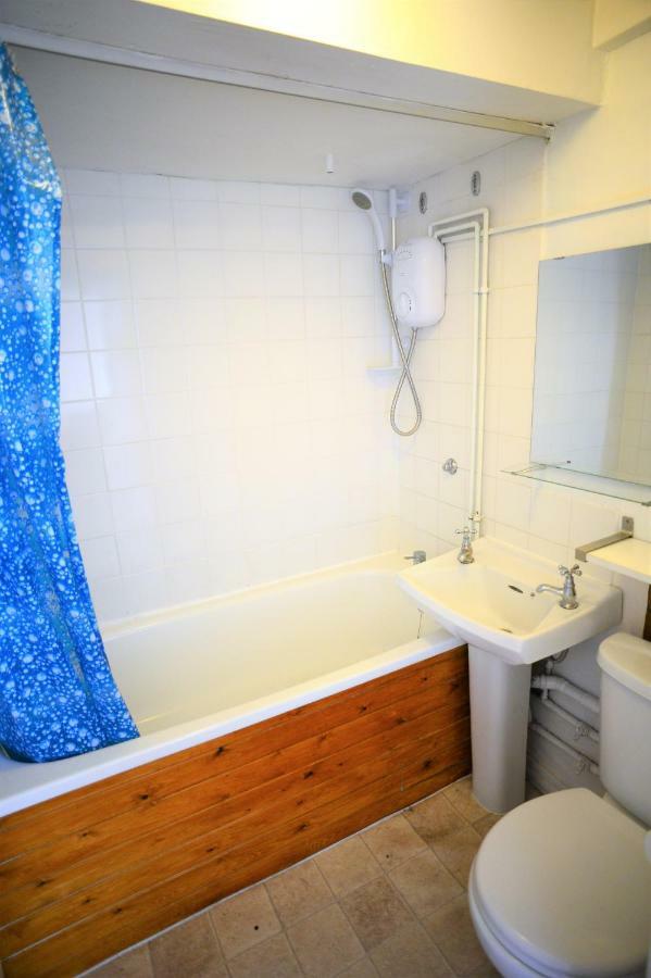 Near Hyde Park Sleeps 4 Apartment *