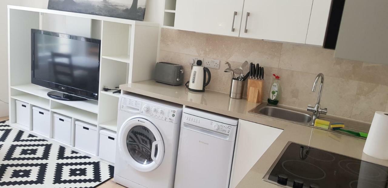 Luxury One Bed Next To Hyde Park Apartment *