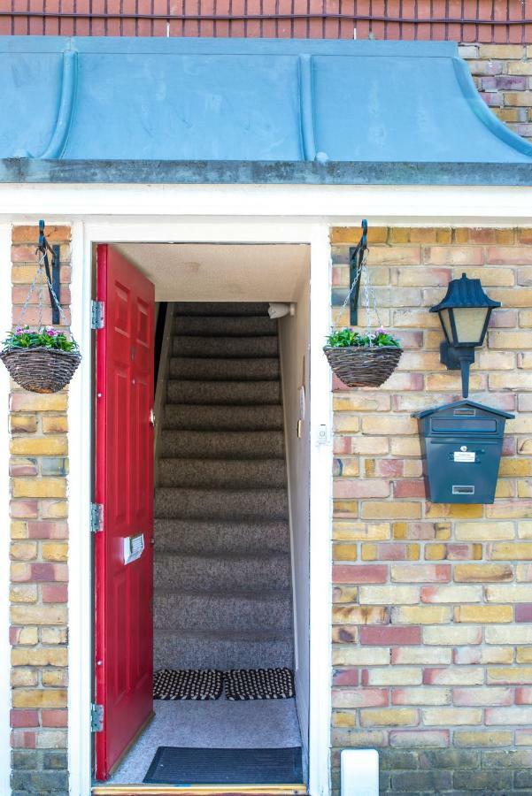 1 Bedroom Near Excel