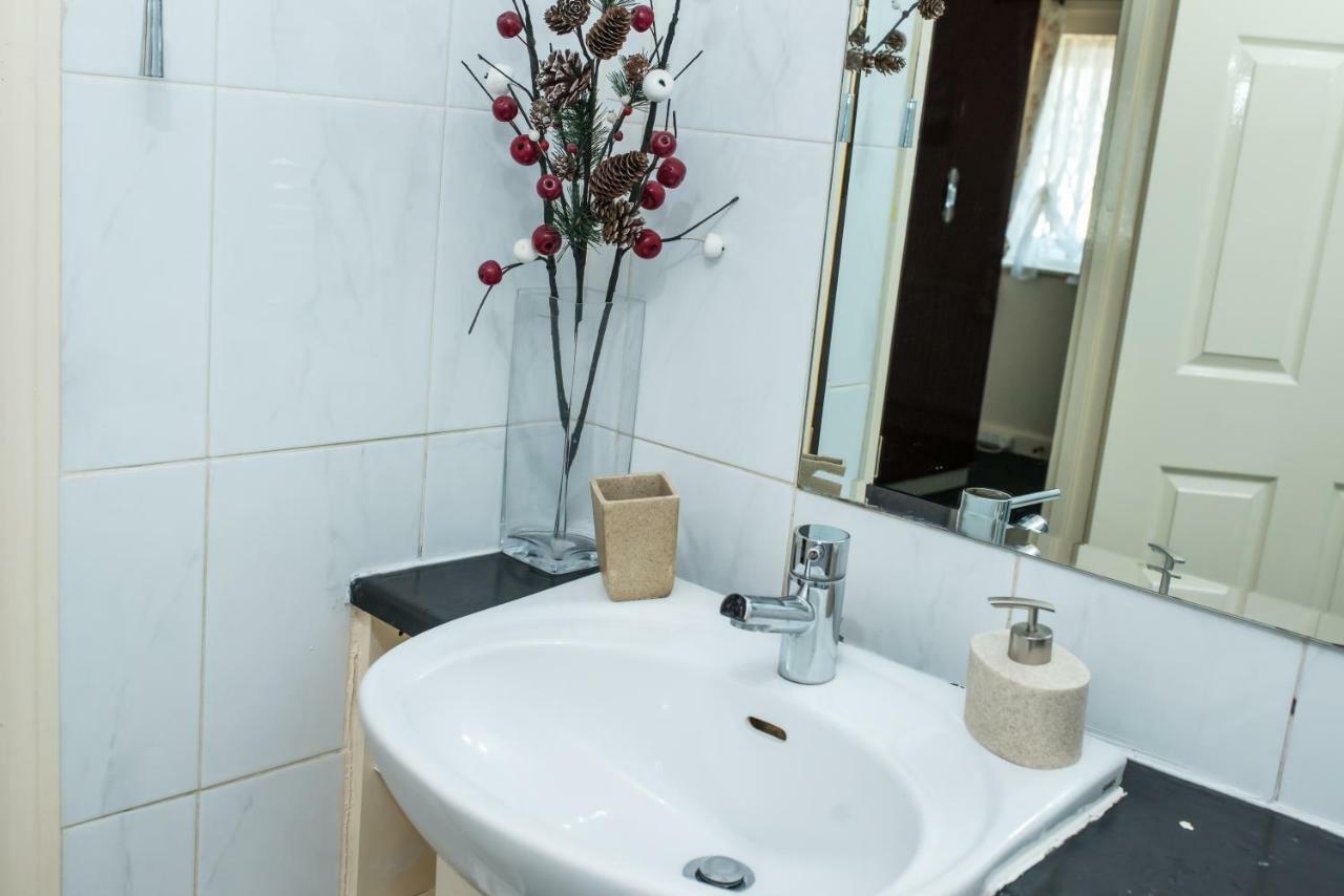 1 Bedroom Near Excel