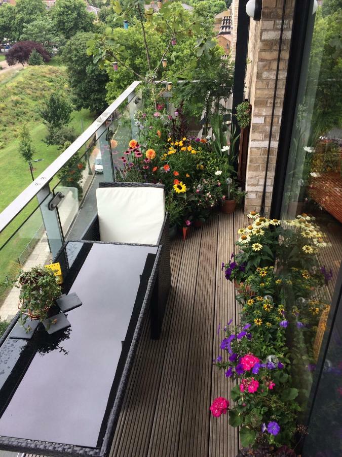 Bed & Breakfast Arments Court London