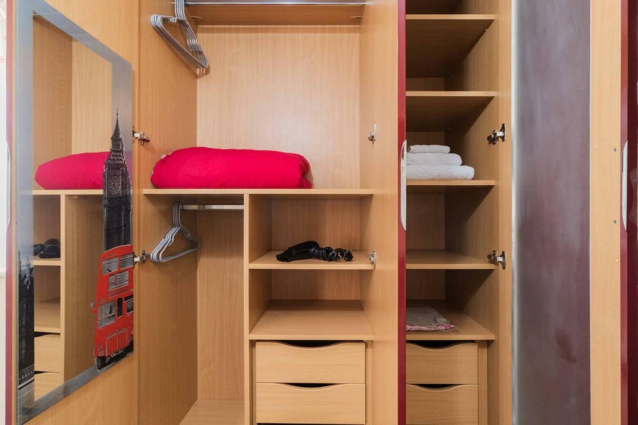 1 Bedroom Near Excel Apartment *