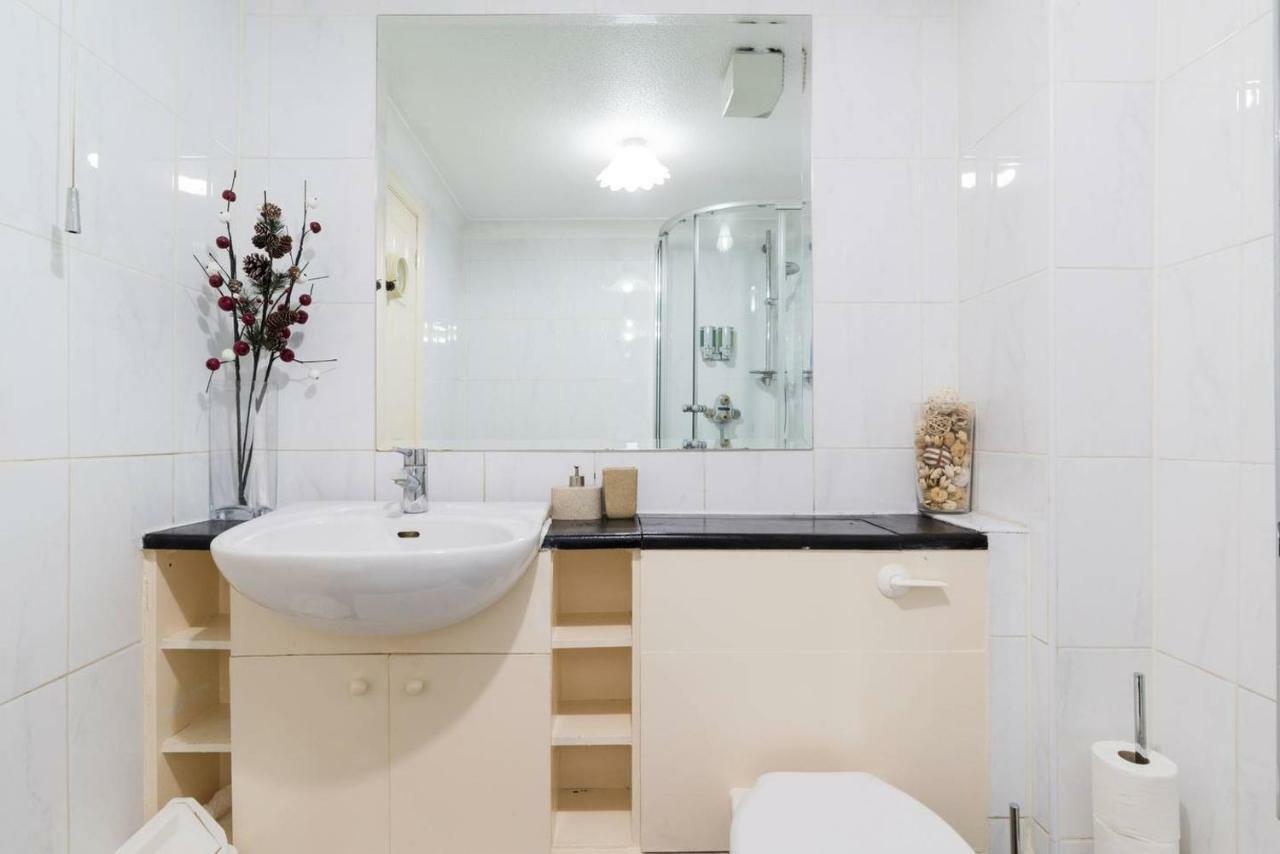 Apartment 1 Bedroom Near Excel London