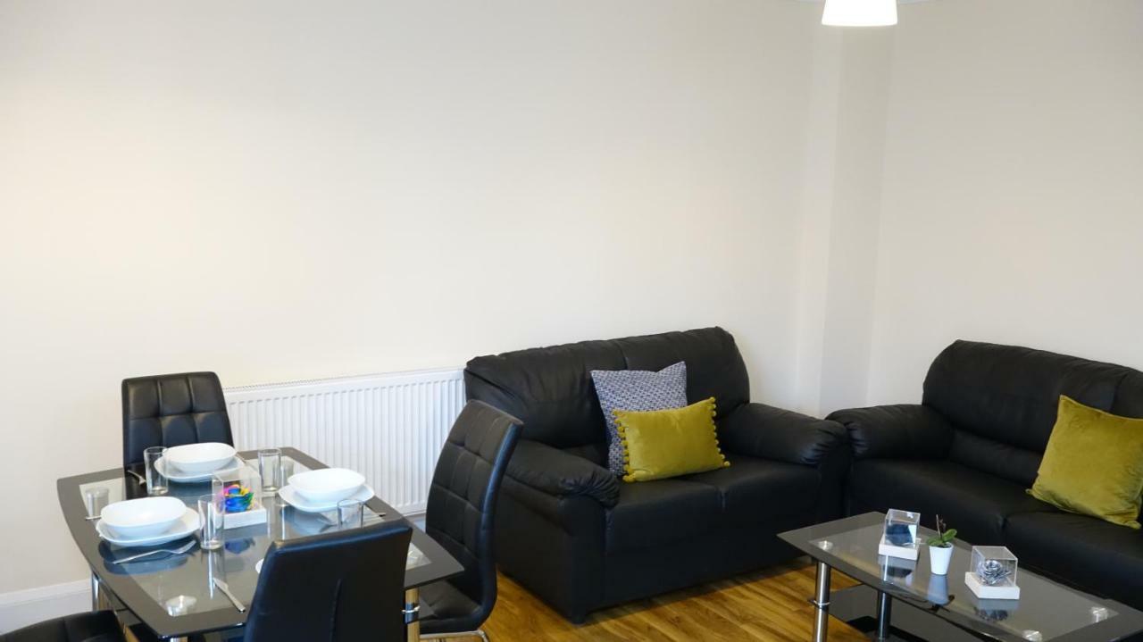 Homestay Heathrow Ensuite Rooms- Auto Check In *