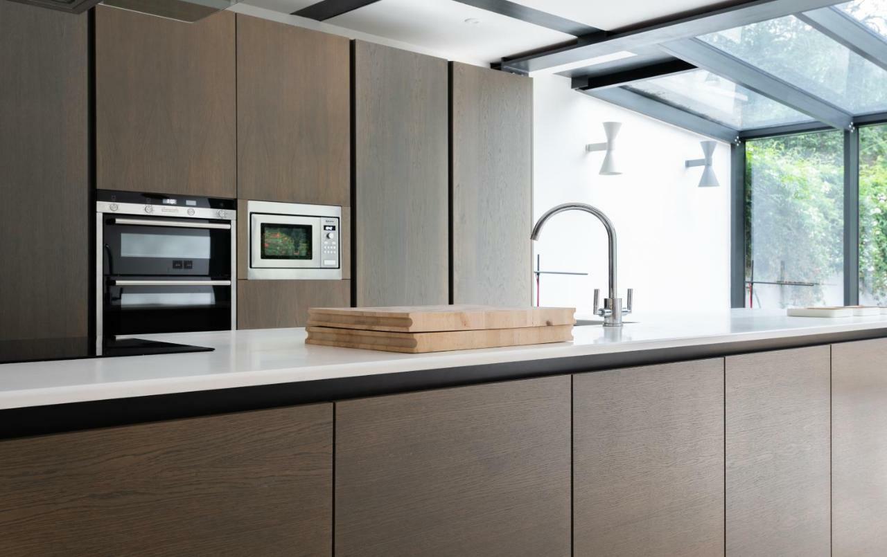 The Oxford Gardens - Modern & Spacious 4bdr House With Garden Apartment London