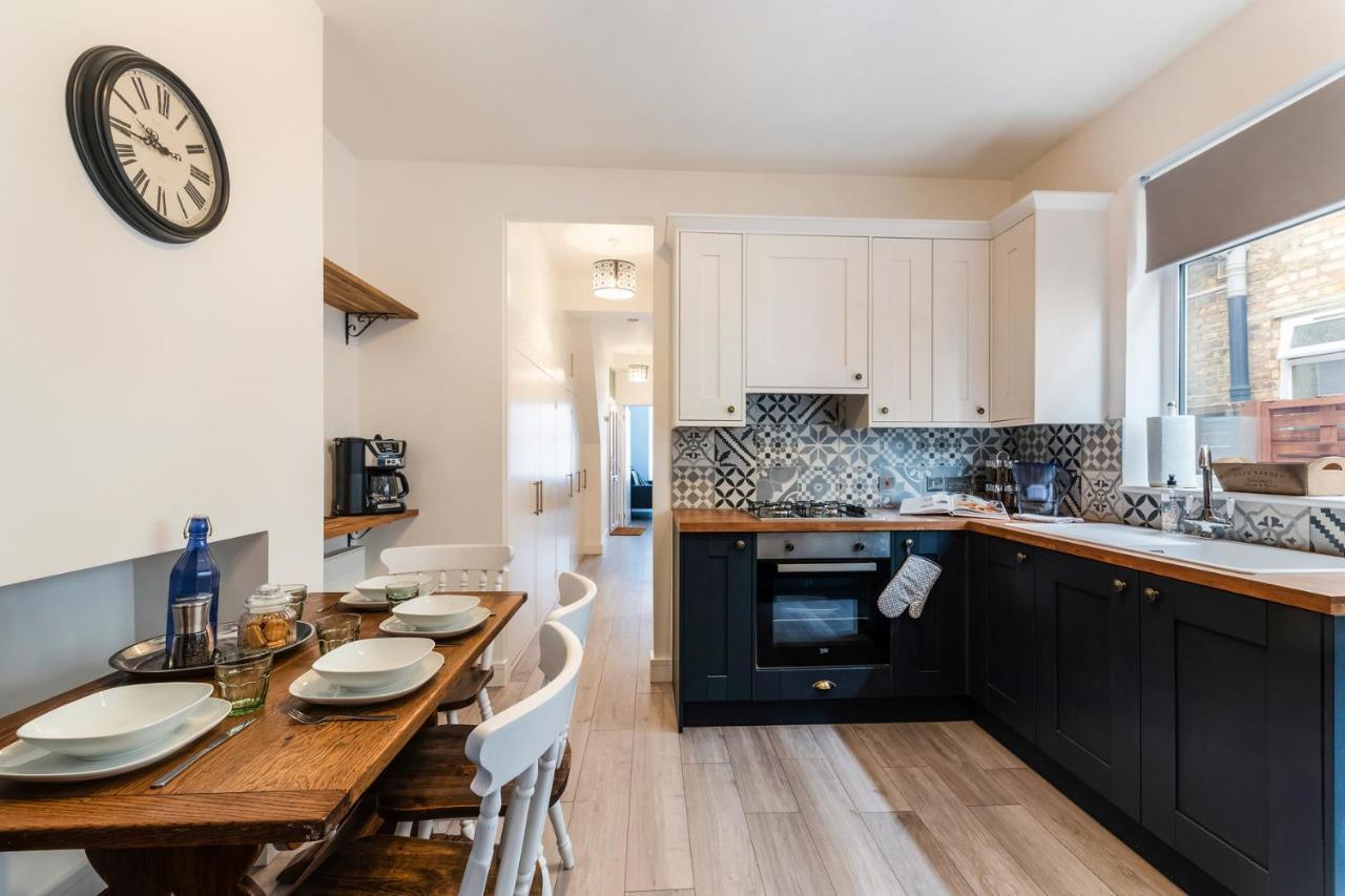 Lovely Modern - Fast 100mbps Wifi - Netflix Apartment