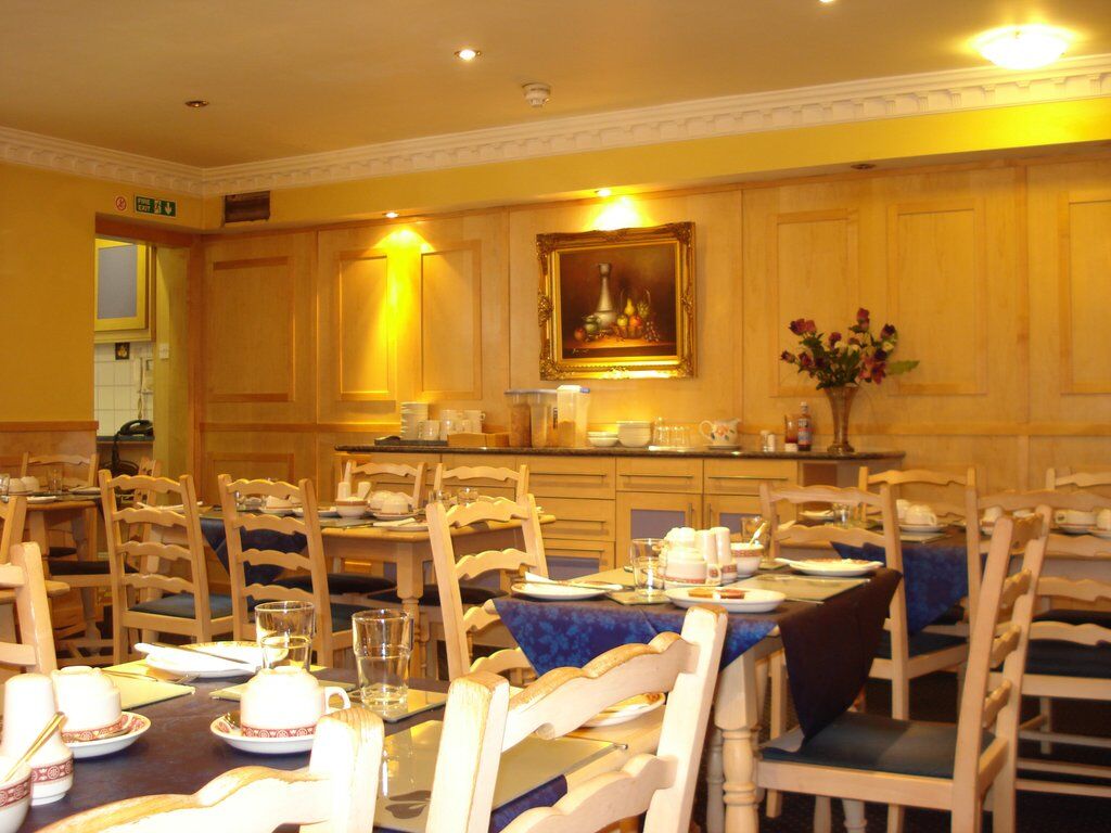 Springfield Hotel 2*