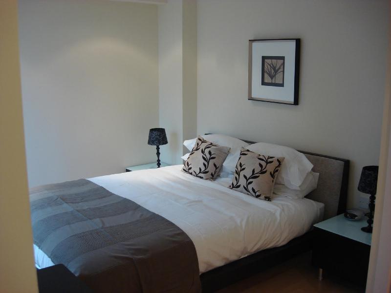 Luxurious Sir John Lyon Serviced Hotel
