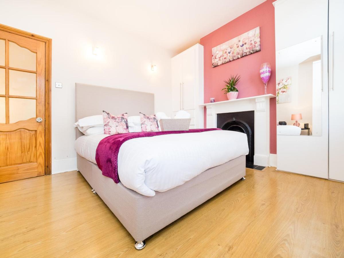 Lt The Gate House Holiday home